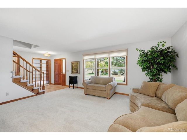 159 Willowleaf Dr, Littleton, CO 80127