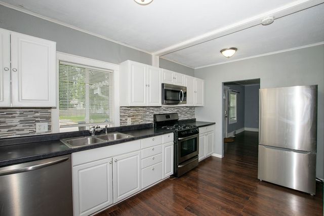3203 Cambridge Street, Des Moines, IA 50313