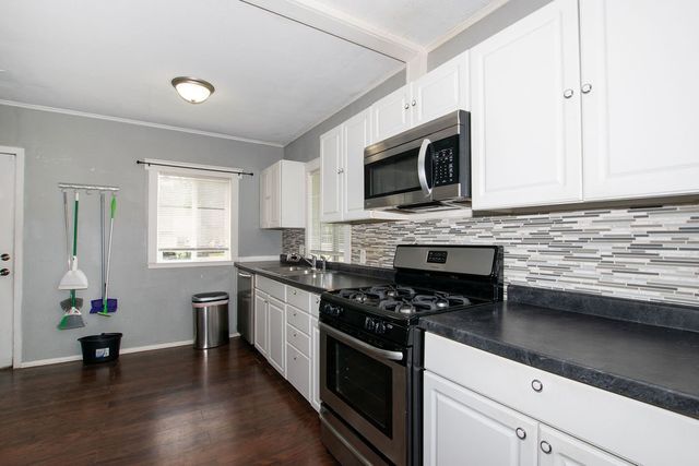 3203 Cambridge Street, Des Moines, IA 50313
