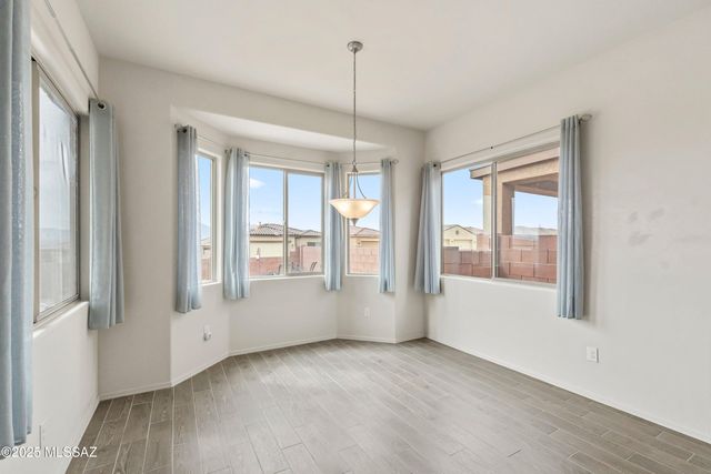 906 N Camino Cerro Morado, Green Valley, AZ 85614