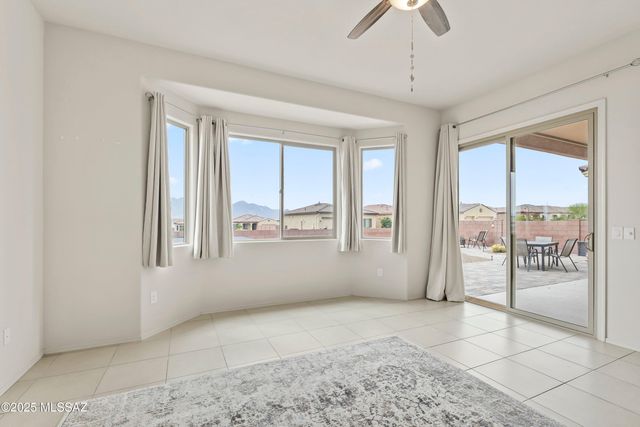 906 N Camino Cerro Morado, Green Valley, AZ 85614