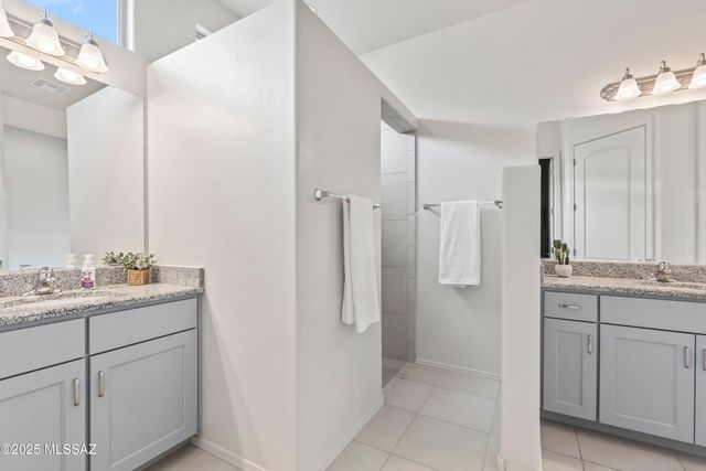 906 N Camino Cerro Morado, Green Valley, AZ 85614