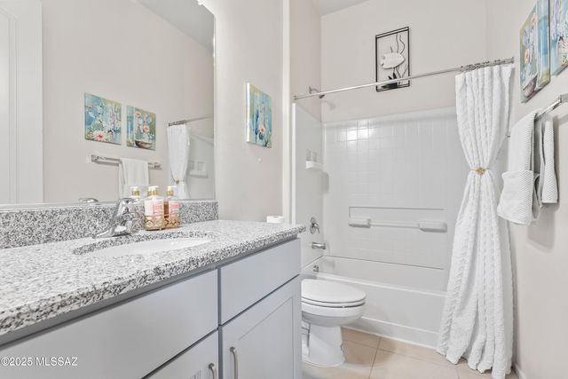 906 N Camino Cerro Morado, Green Valley, AZ 85614