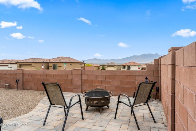 906 N Camino Cerro Morado, Green Valley, AZ 85614