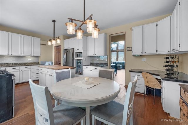 303 Torrington Drive, Bloomingdale, IL 60108