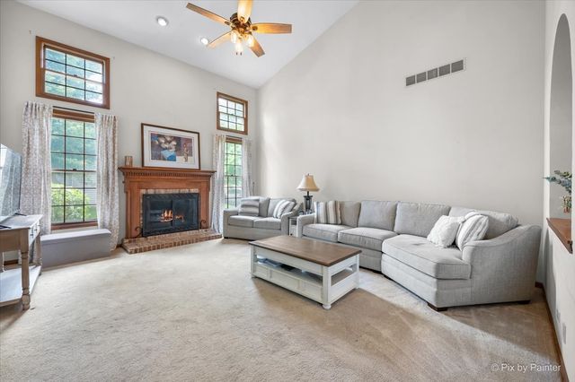 303 Torrington Drive, Bloomingdale, IL 60108