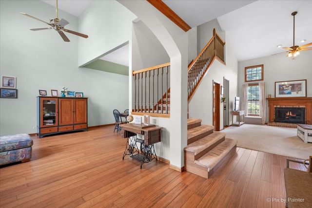 303 Torrington Drive, Bloomingdale, IL 60108