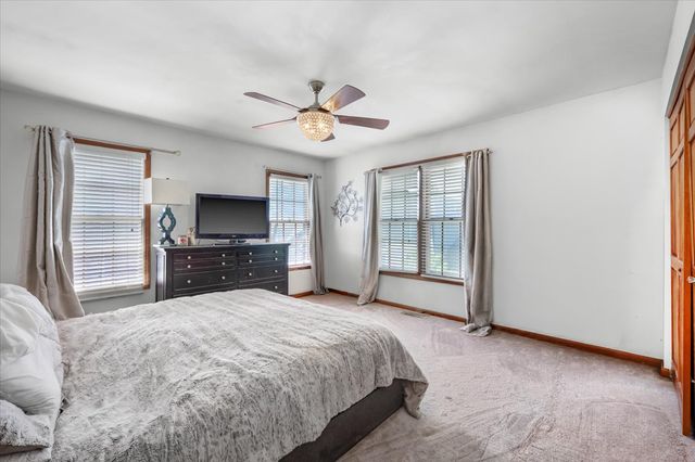 303 Torrington Drive, Bloomingdale, IL 60108