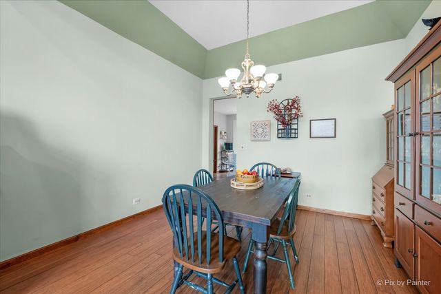 303 Torrington Drive, Bloomingdale, IL 60108