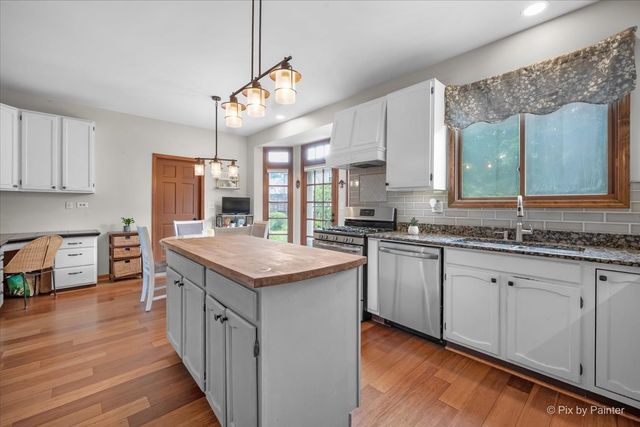 303 Torrington Drive, Bloomingdale, IL 60108