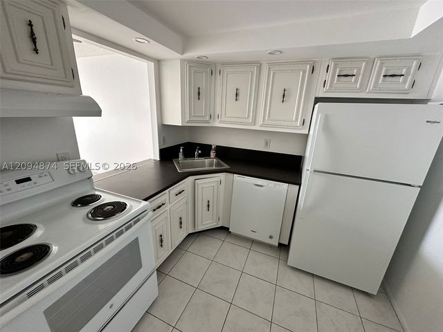 701 Three Islands Blvd 414, Hallandale Beach, FL 33009