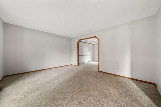 13042 Heatherstone Circle, Pickerington, OH 43147