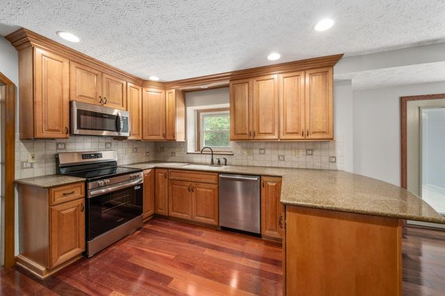 13042 Heatherstone Circle, Pickerington, OH 43147