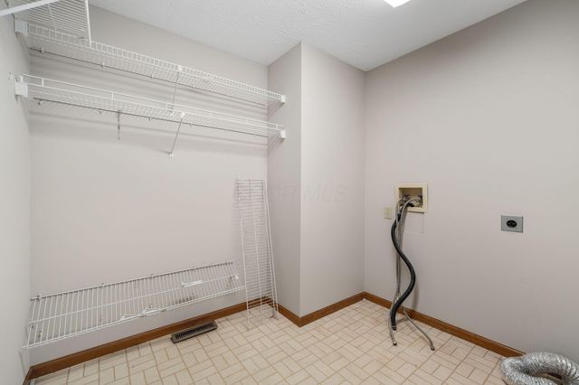 13042 Heatherstone Circle, Pickerington, OH 43147