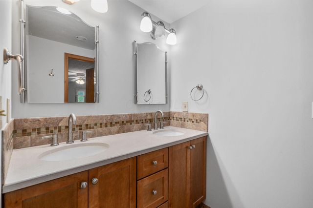 13042 Heatherstone Circle, Pickerington, OH 43147