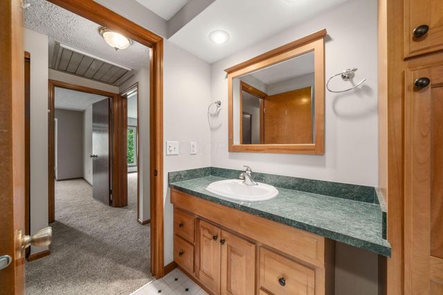 13042 Heatherstone Circle, Pickerington, OH 43147