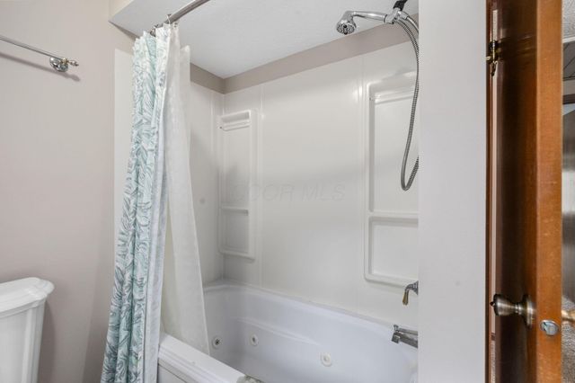 13042 Heatherstone Circle, Pickerington, OH 43147