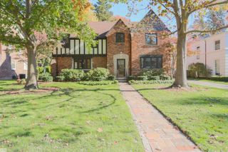 854 Grand Marais Street, Grosse Pointe, MI 48230