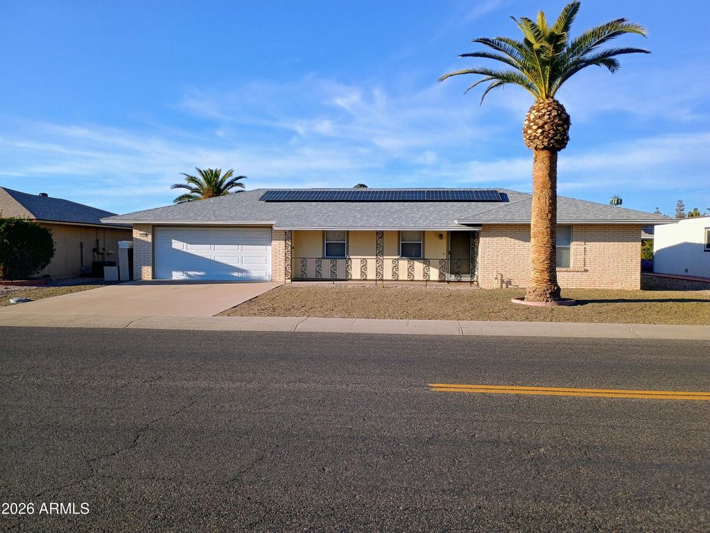 10706 W HUTTON Drive, Sun City, AZ 85351