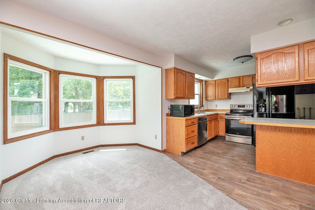 2620 Grovenburg Road, Lansing, MI 48911