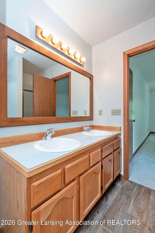 2620 Grovenburg Road, Lansing, MI 48911