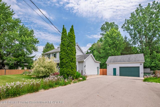 2620 Grovenburg Road, Lansing, MI 48911