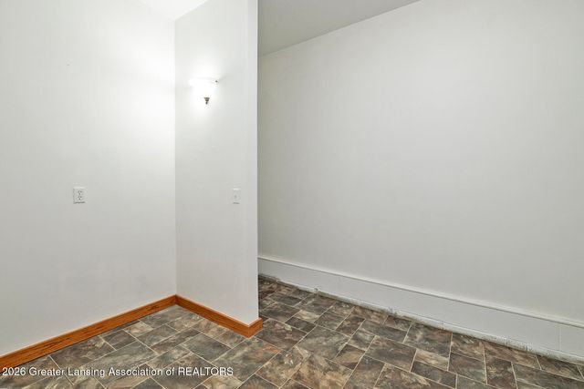 2620 Grovenburg Road, Lansing, MI 48911