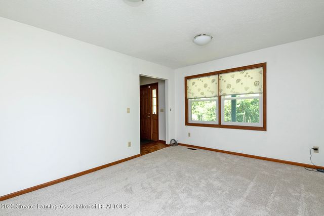 2620 Grovenburg Road, Lansing, MI 48911