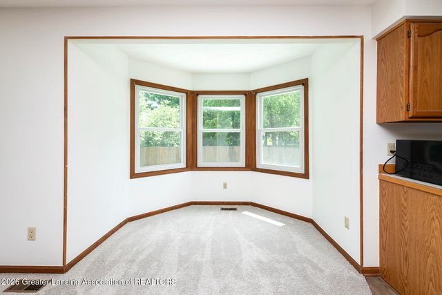 2620 Grovenburg Road, Lansing, MI 48911