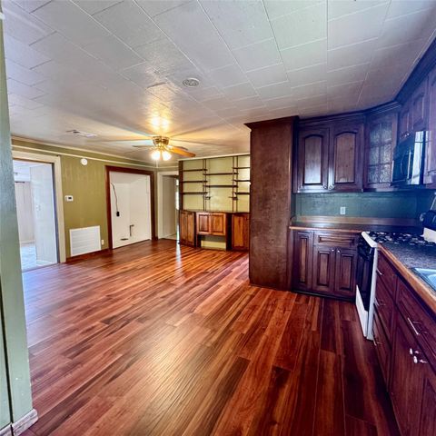 611 Bolster Street, Baytown, TX 77520