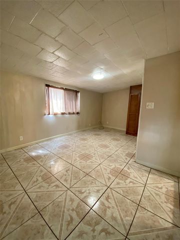 611 Bolster Street, Baytown, TX 77520