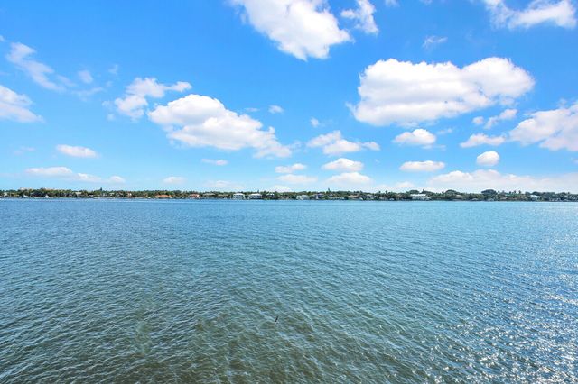 7020 Half Moon Circle 502, Hypoluxo, FL 33462