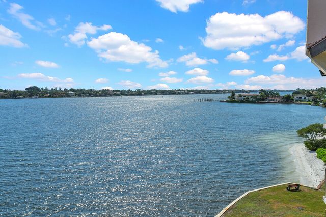 7020 Half Moon Circle 502, Hypoluxo, FL 33462