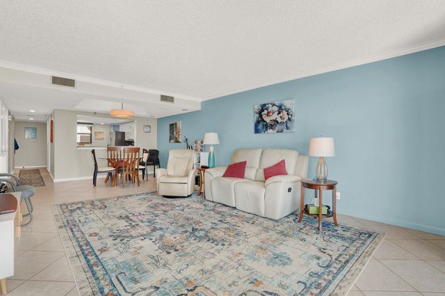 7020 Half Moon Circle 502, Hypoluxo, FL 33462