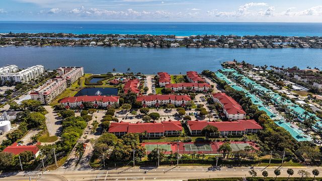 7020 Half Moon Circle 502, Hypoluxo, FL 33462