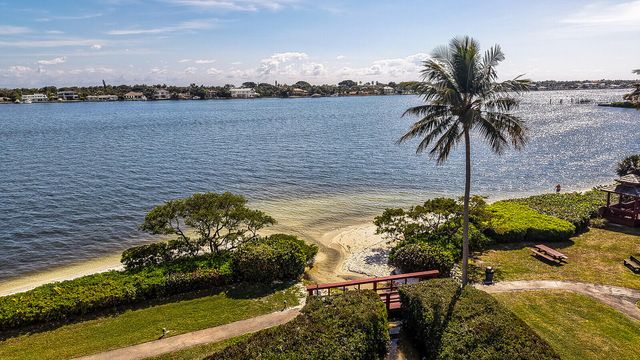 7020 Half Moon Circle 502, Hypoluxo, FL 33462