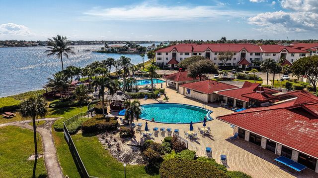 7020 Half Moon Circle 502, Hypoluxo, FL 33462