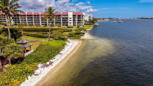 7020 Half Moon Circle 502, Hypoluxo, FL 33462