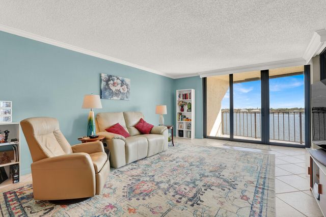 7020 Half Moon Circle 502, Hypoluxo, FL 33462