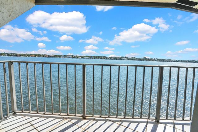 7020 Half Moon Circle 502, Hypoluxo, FL 33462