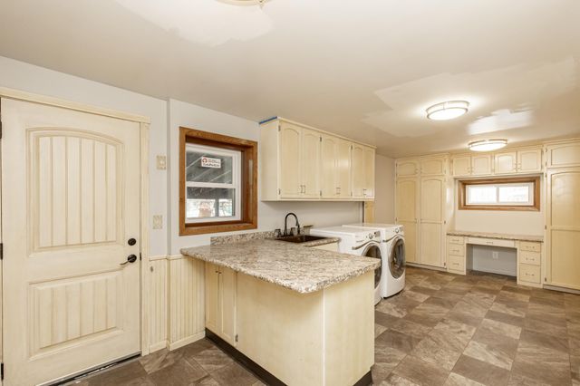 228 1st Street S, Sabin, MN 56580