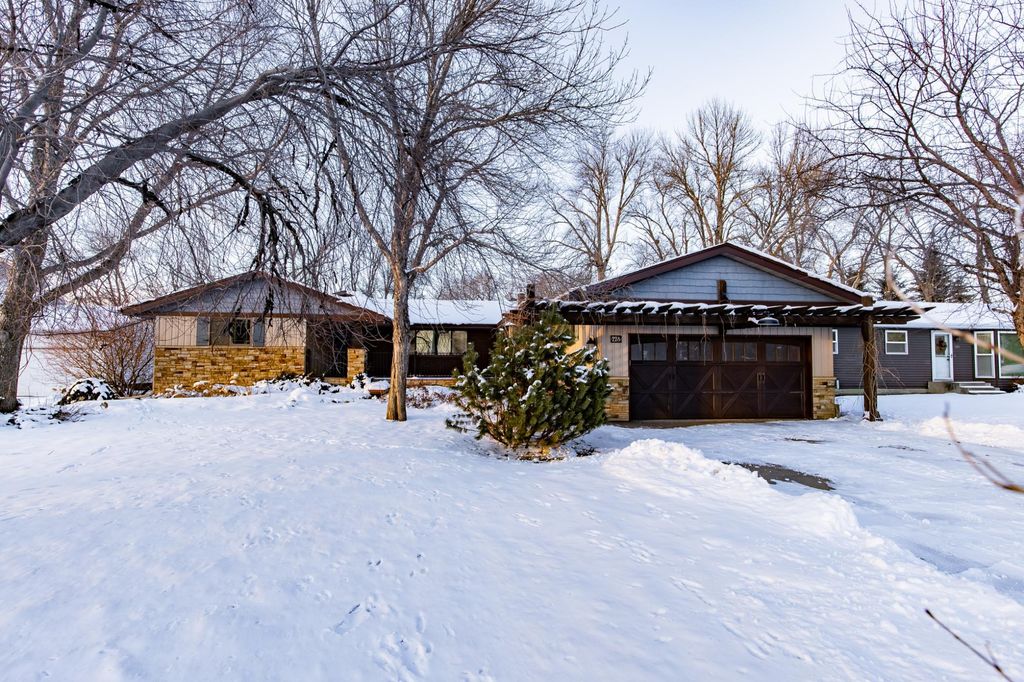 228 1st Street S, Sabin, MN 56580