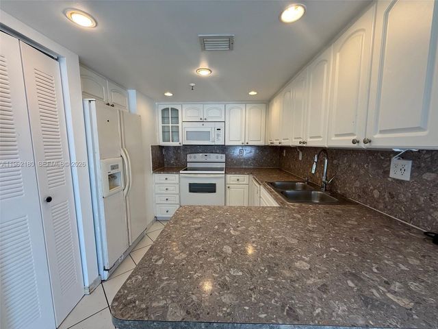 7832 Collins Ave 207, Miami Beach, FL 33141