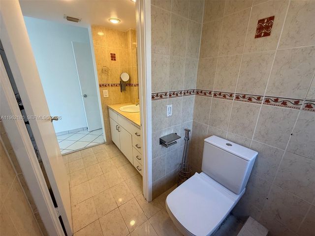 7832 Collins Ave 207, Miami Beach, FL 33141