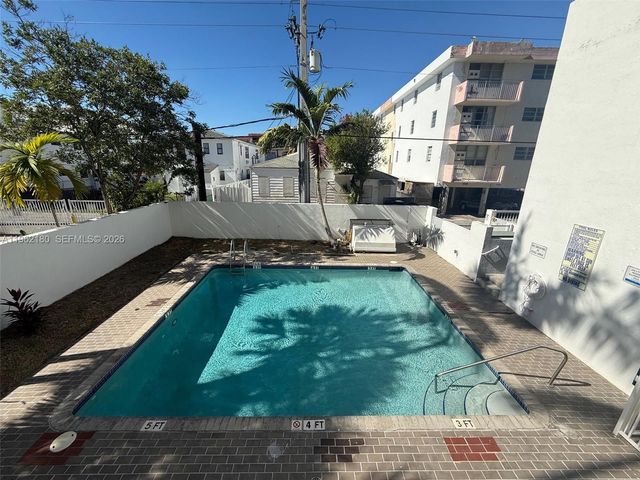 7832 Collins Ave 207, Miami Beach, FL 33141
