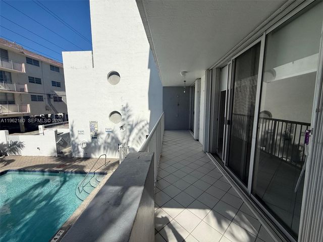 7832 Collins Ave 207, Miami Beach, FL 33141