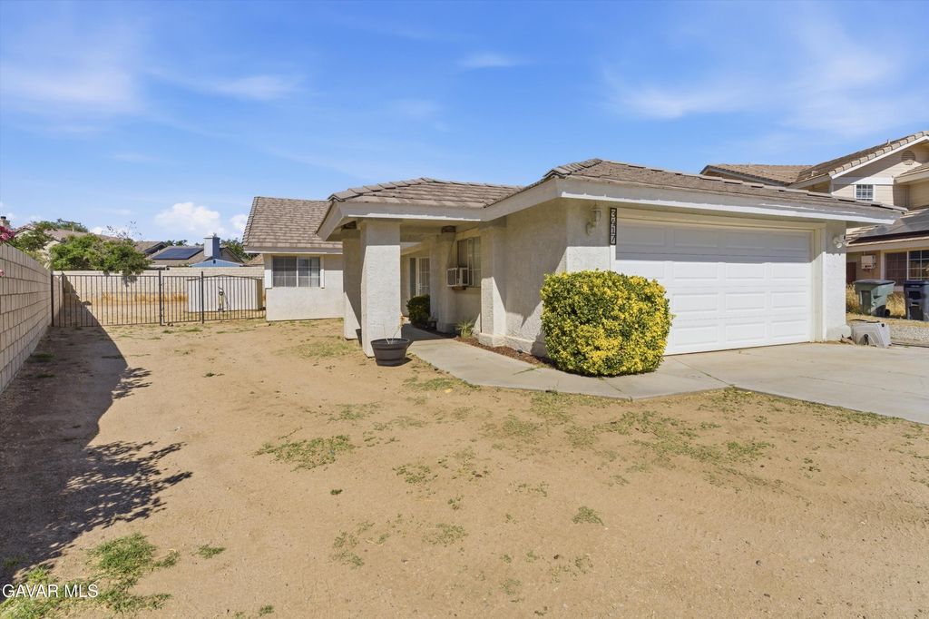 3417 Citrine Lane, Rosamond, CA 93560