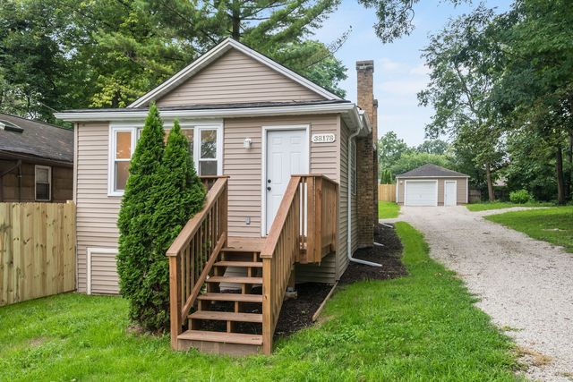 38178 N 1st Avenue, Spring Grove, IL 60081