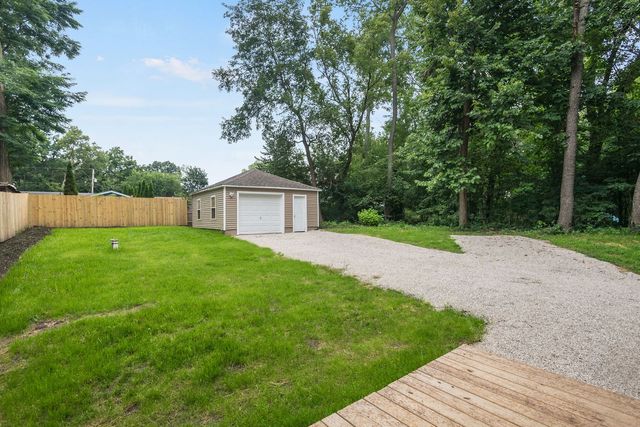 38178 N 1st Avenue, Spring Grove, IL 60081