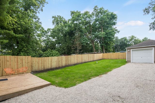 38178 N 1st Avenue, Spring Grove, IL 60081